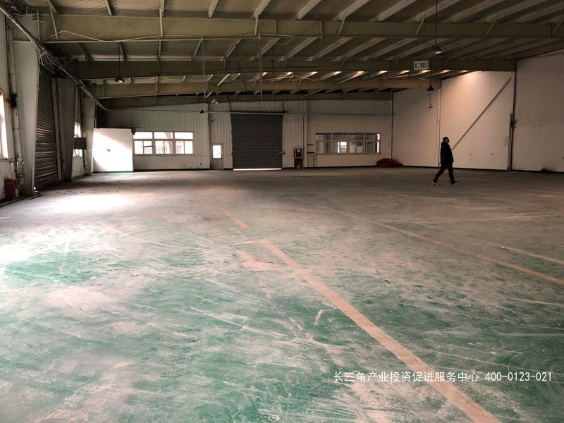 G2300浦东康桥工业区 标准厂房出租 火车头式2500平出租 