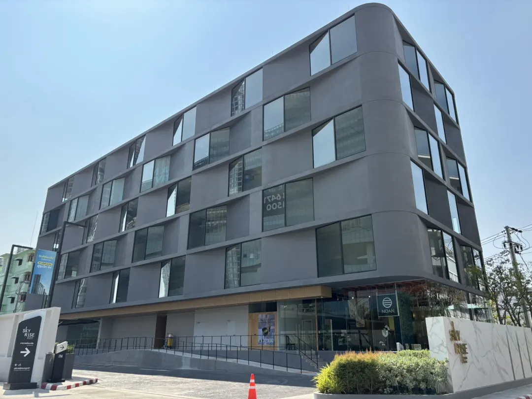 泰国办公楼出租 曼谷市中心整栋商业楼招租；整栋大楼：6层楼，带电梯 每层楼面积：640平米