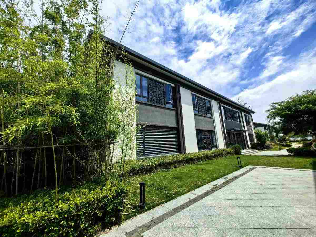 上海闵行——双层花园式独门独院 送装修 办公仓储商用