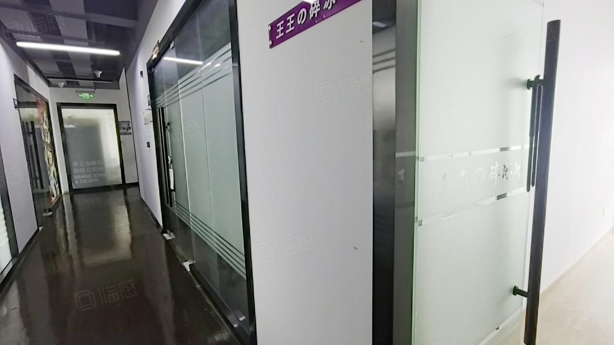 【优质】颛桥小面积招租 | 3300元一个月拎包，精装53平有家具有空调