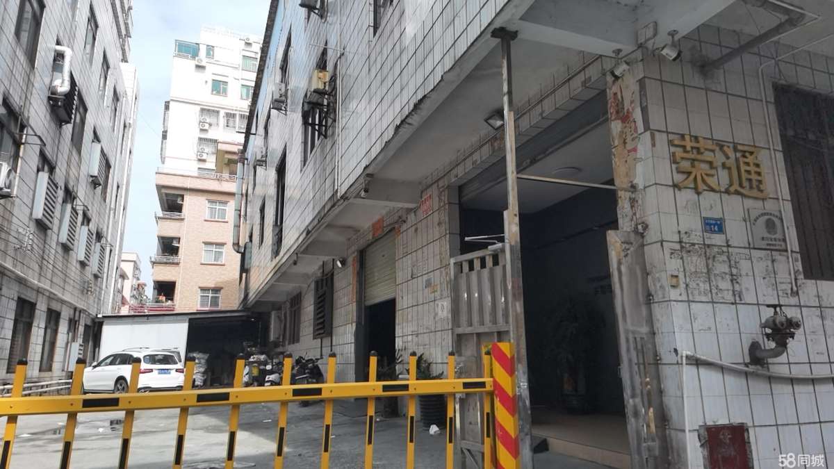 个人，一楼，高度4米2，可做五金塑胶机械厂房出租400平单层通勤便利，有环评