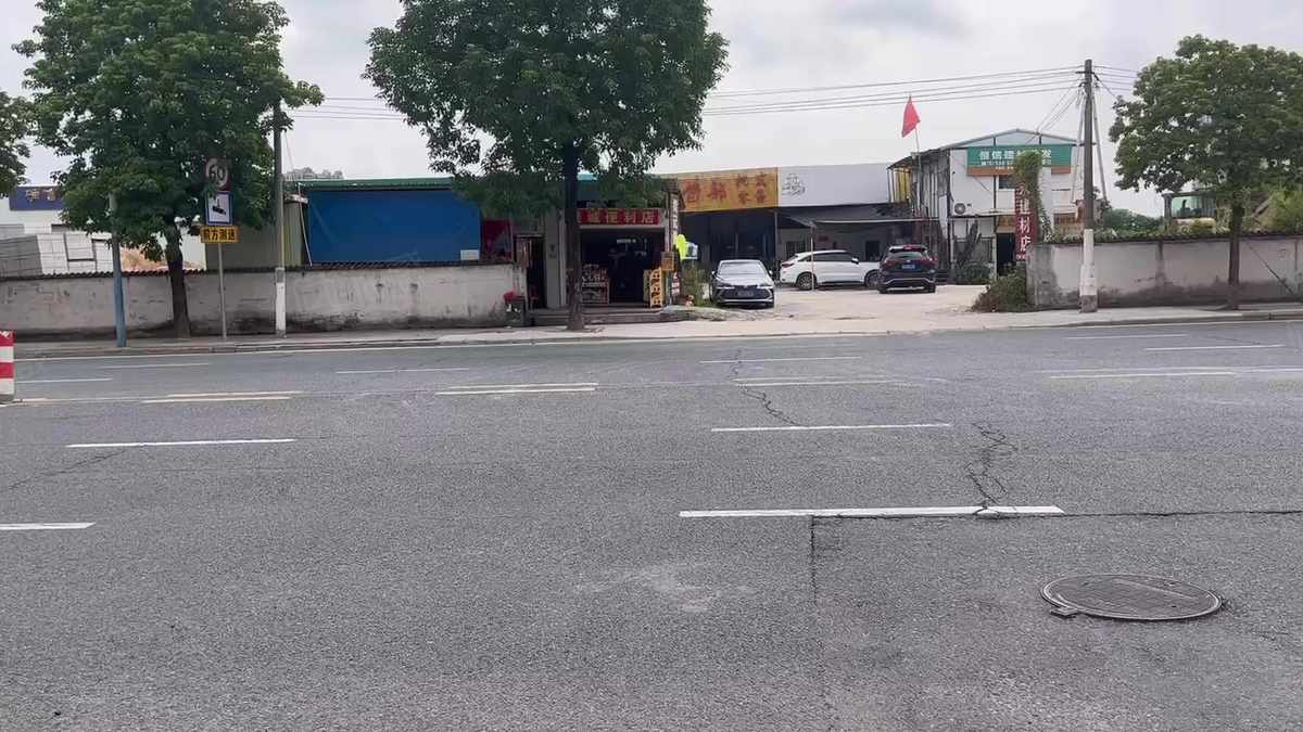 【优质】长安原房东独院3600平精装无尘车间带行车一楼到三楼厂房出租独门独院多层可架行车出行便利
