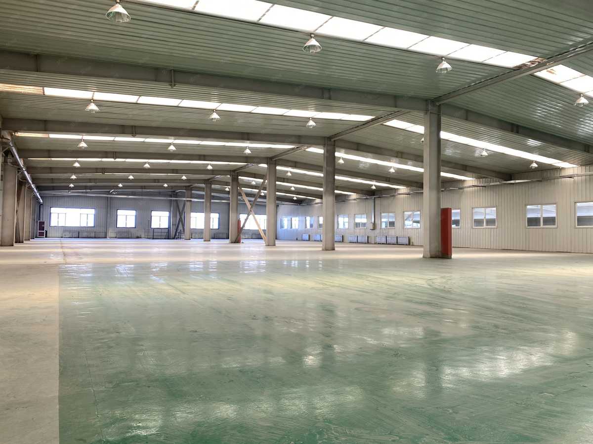 北京可做培训办公科研等 可分租可。北京厂房出租2500平单层轨交，北清路沙阳路正规库房