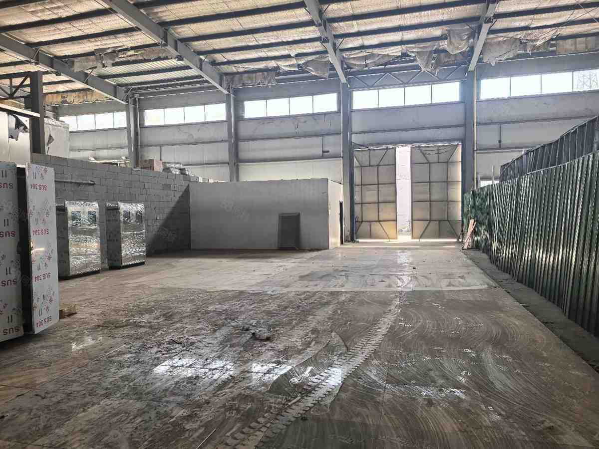 南京板桥红太阳附近单层厂房出租仓库770平挑高10米带办公室南京雨独门独院可架行车