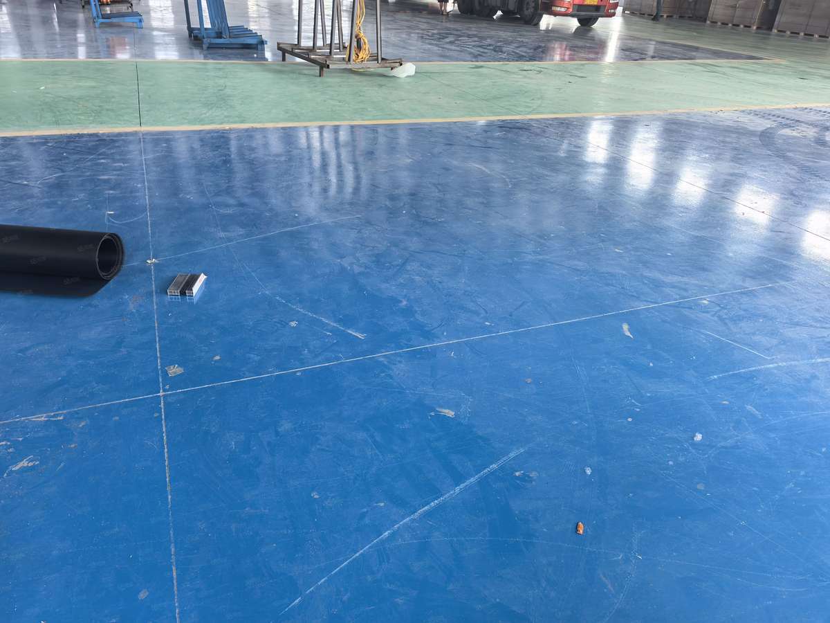 合肥肥东县城一楼1800平厂房出租，具体条件可谈合单层通勤便利主干道大车好进，大车可进车间