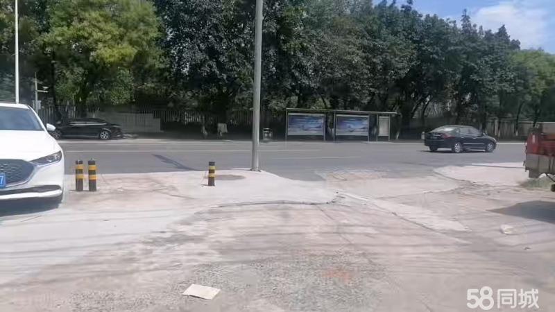 【优质】成都郫都区房东直租约500㎡好停车大车通行无压力厂房出租标准厂房单层