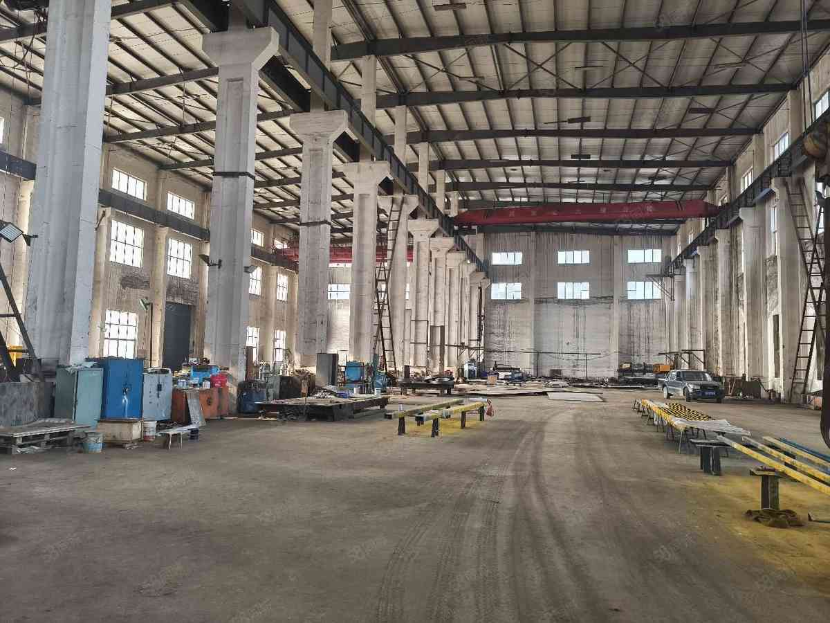大连旅顺长城重工厂房4200平，吊车3厂房出租单层可分租，高16米