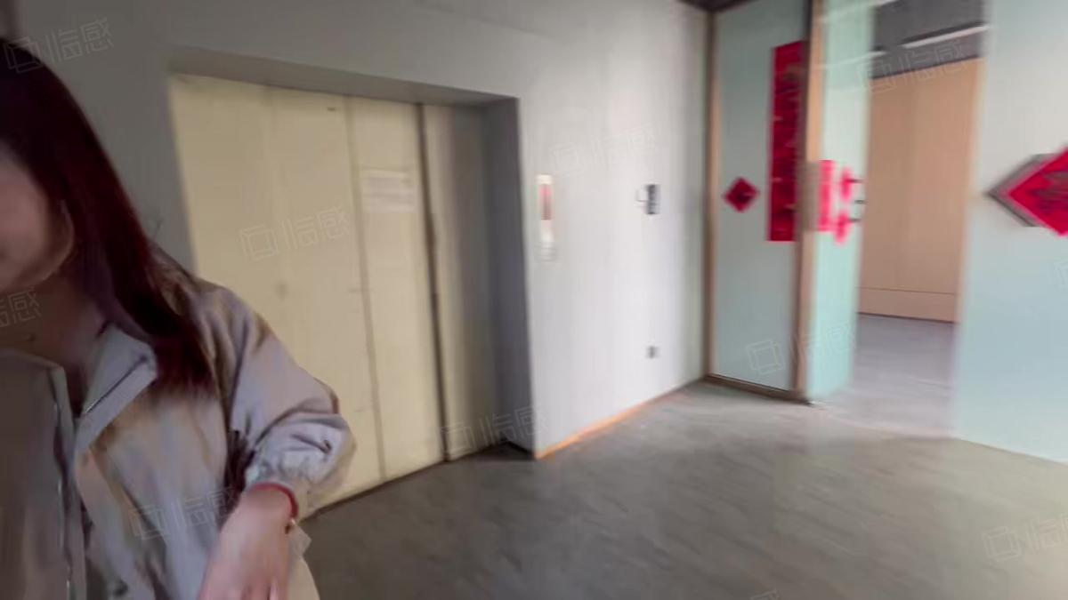 【推荐】大连高城山轻工厂房办公室面积700平有货梯租金便厂房出租单层