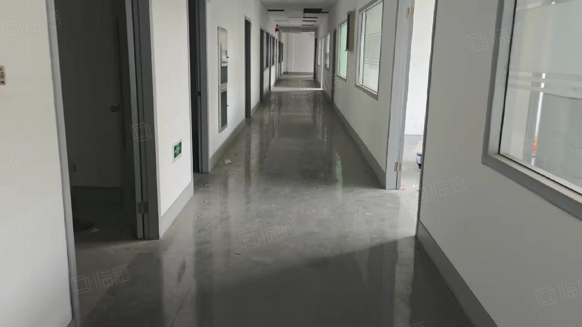 【推荐】宁波周边办公室高新区港隆时代广场厂房仓库土地车位2000平厂房出租单层