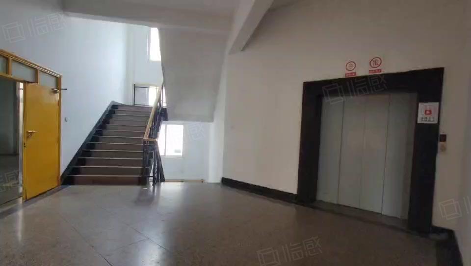 【推荐】宁波区五号楼二楼高新区港隆时代广场厂房仓库土地车5000平厂房出租标准厂房单层