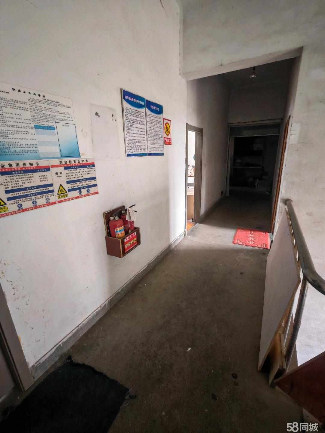 楼上150楼下240北仑小港厂房仓库土390平厂房出租多层通勤便利，宁波个人