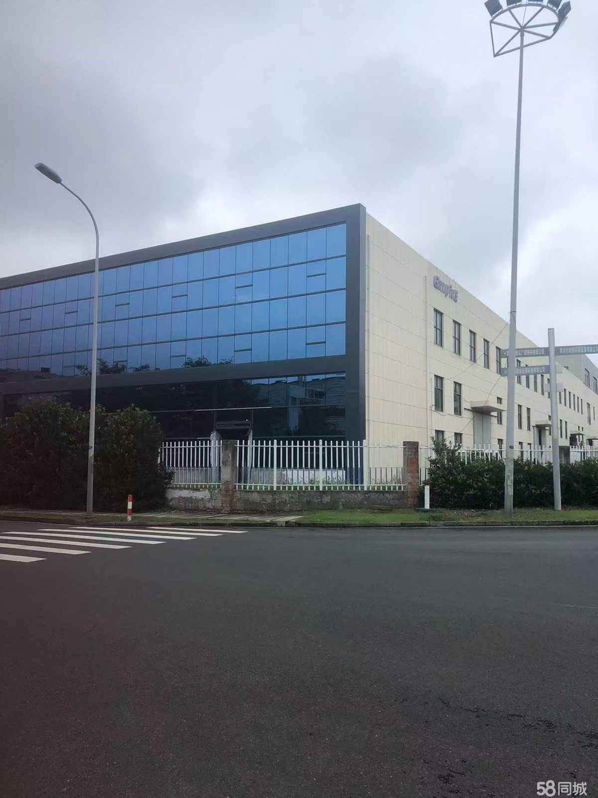 常州标准厂房，带行车，净高12.5米，21元每平5600平厂房出租单层