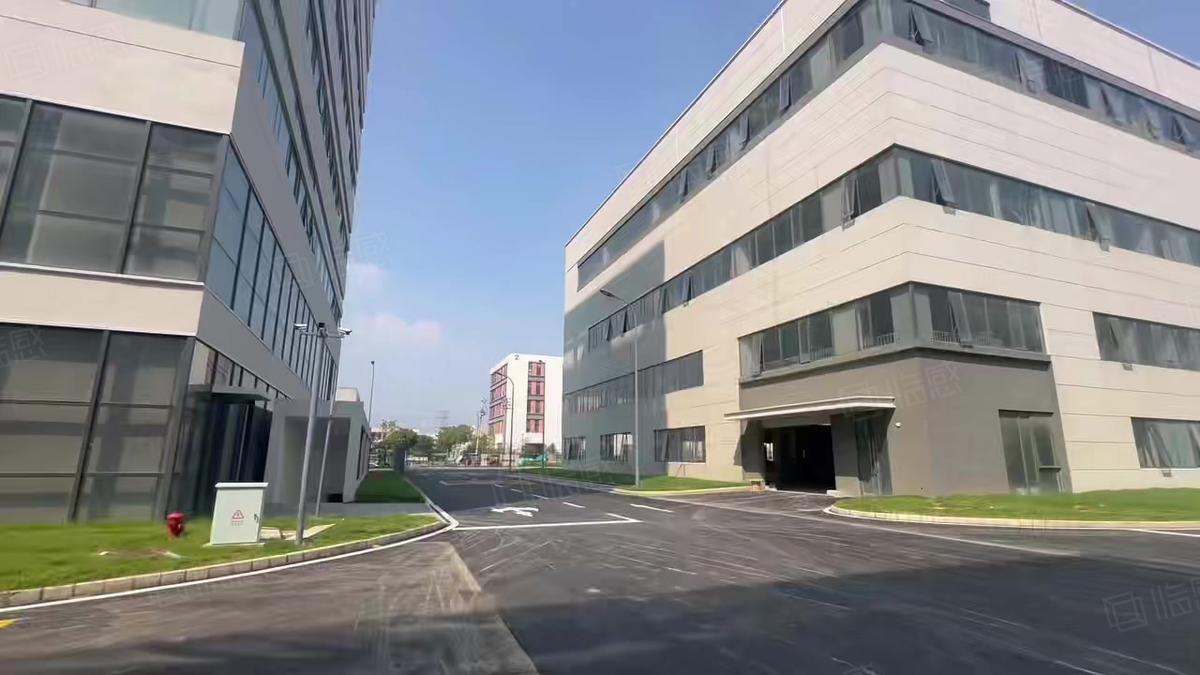 上海惠山洛社高标准厂房，承重1300平厂房出租独栋，顶地墙卫生间精装修