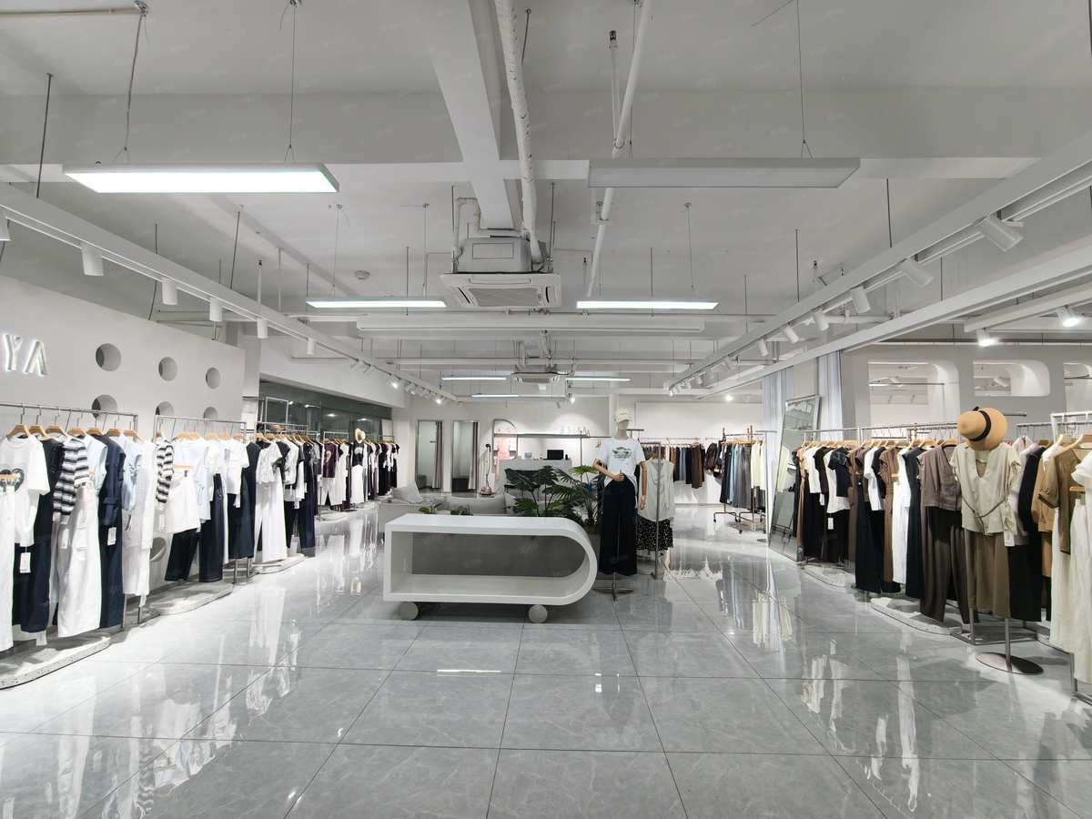杭州办公展厅仓库生产一体交通方便服装示范区大车可随2200平厂房出租单层轨交