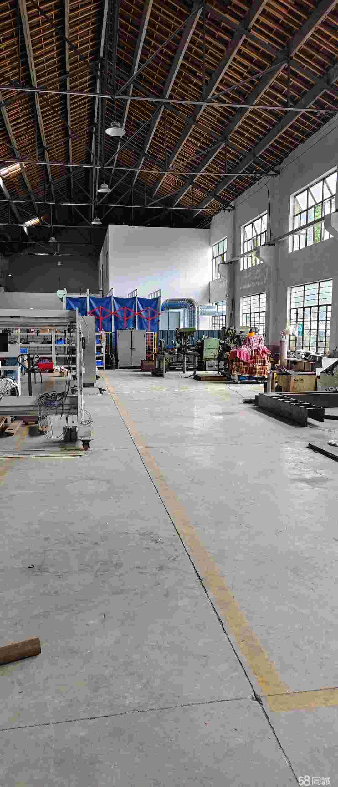 通勤便利  可整租可分租余杭老1200平厂房出租单层，杭州道新装修厂房