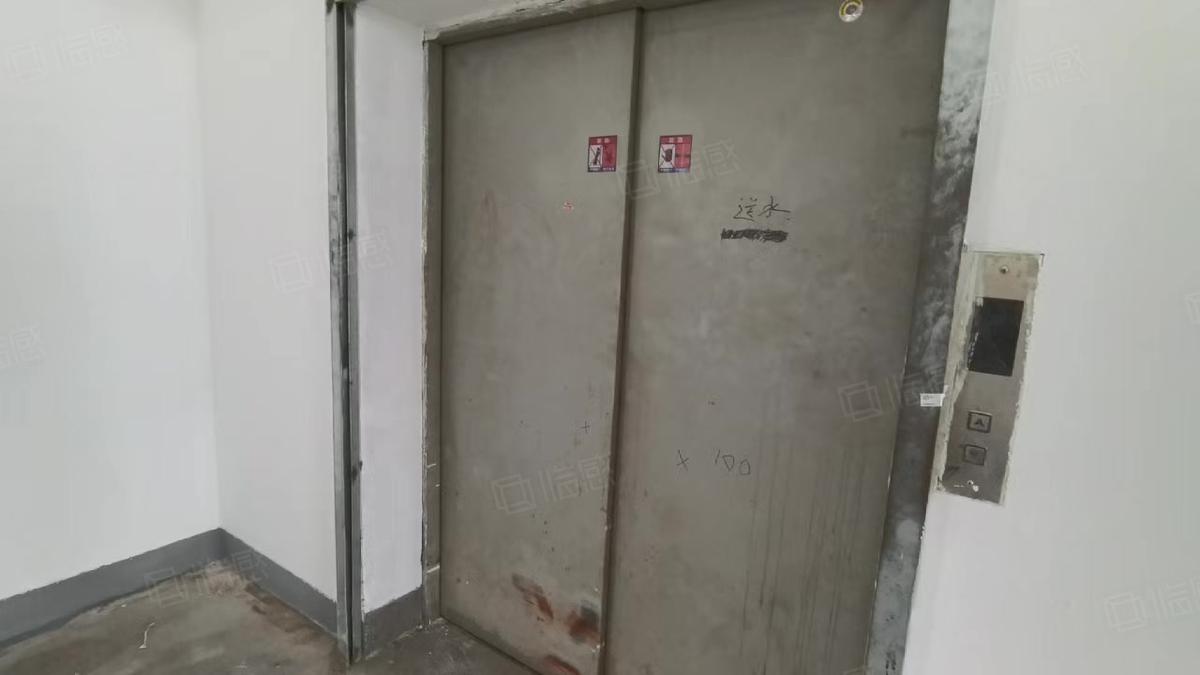 不拆迁余750平厂房出租单层，【优质】杭州小洋坝 厂房仓库 有大货梯 租金低