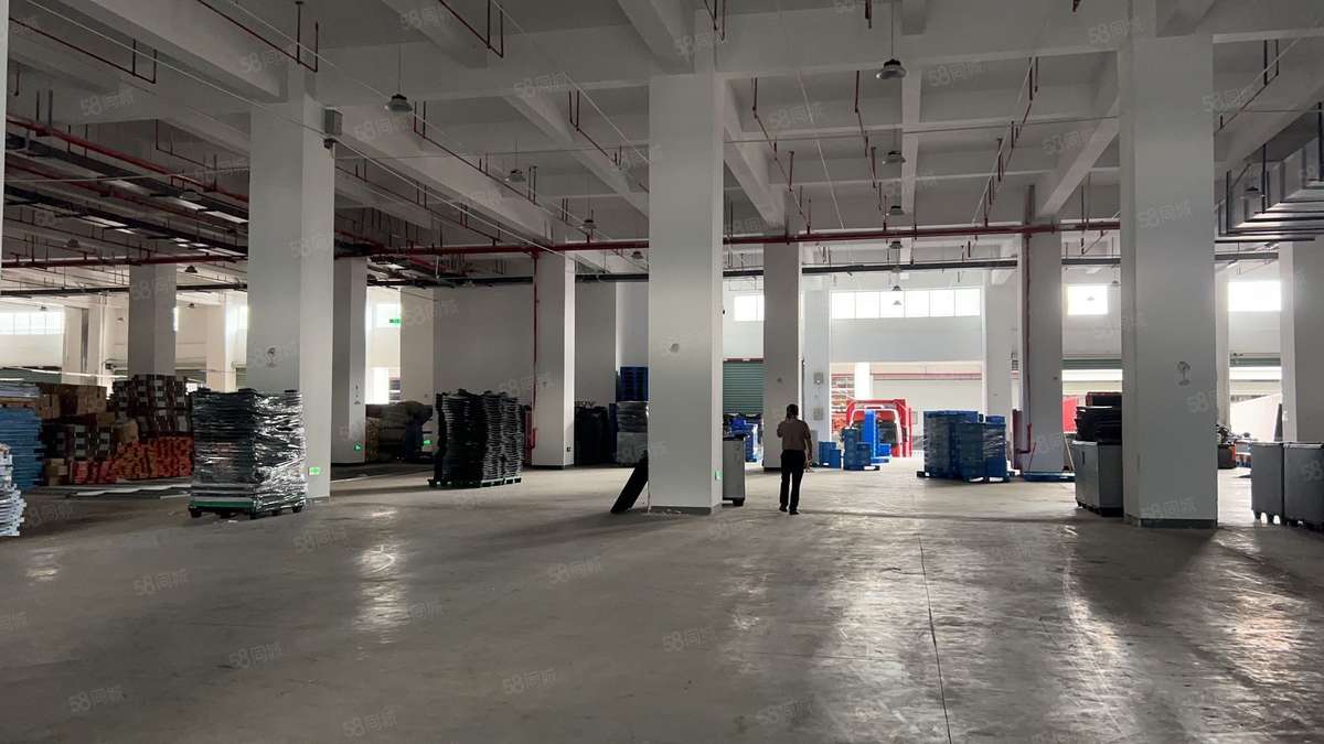 福州闽侯青口东南汽车，拎包入住5000平厂房出租独门独院单层，整栋精装三层厂房