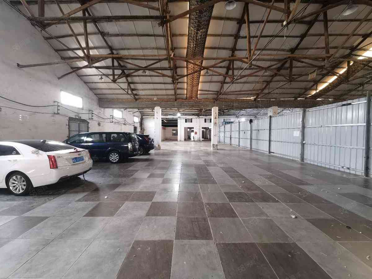 福州800平，双门进出方便，瓷砖地面，可大车，带厂房出租单层