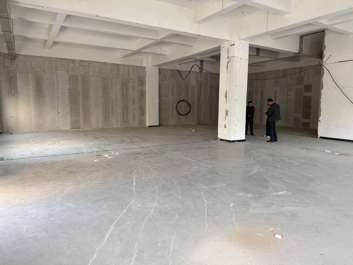 西安1000平厂房，一层，基地厂房高新1107平厂房出租单层号线，停车方便