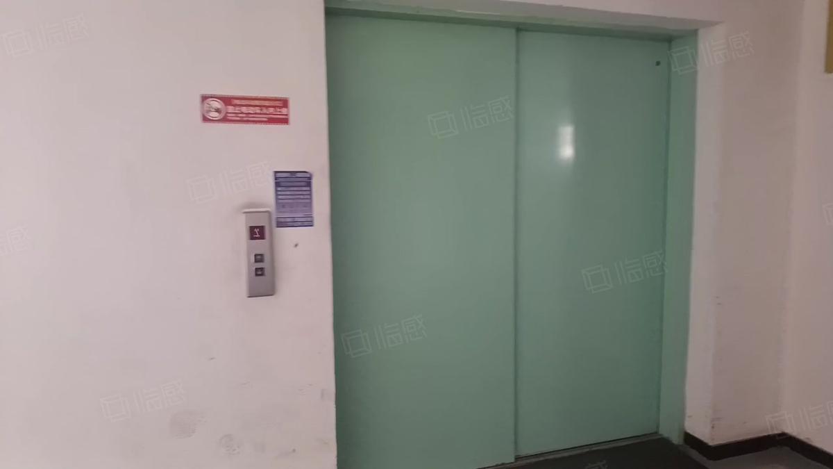 西安25元平月！成熟示范区 研发办公生产仓储等 3482平厂房出租多层