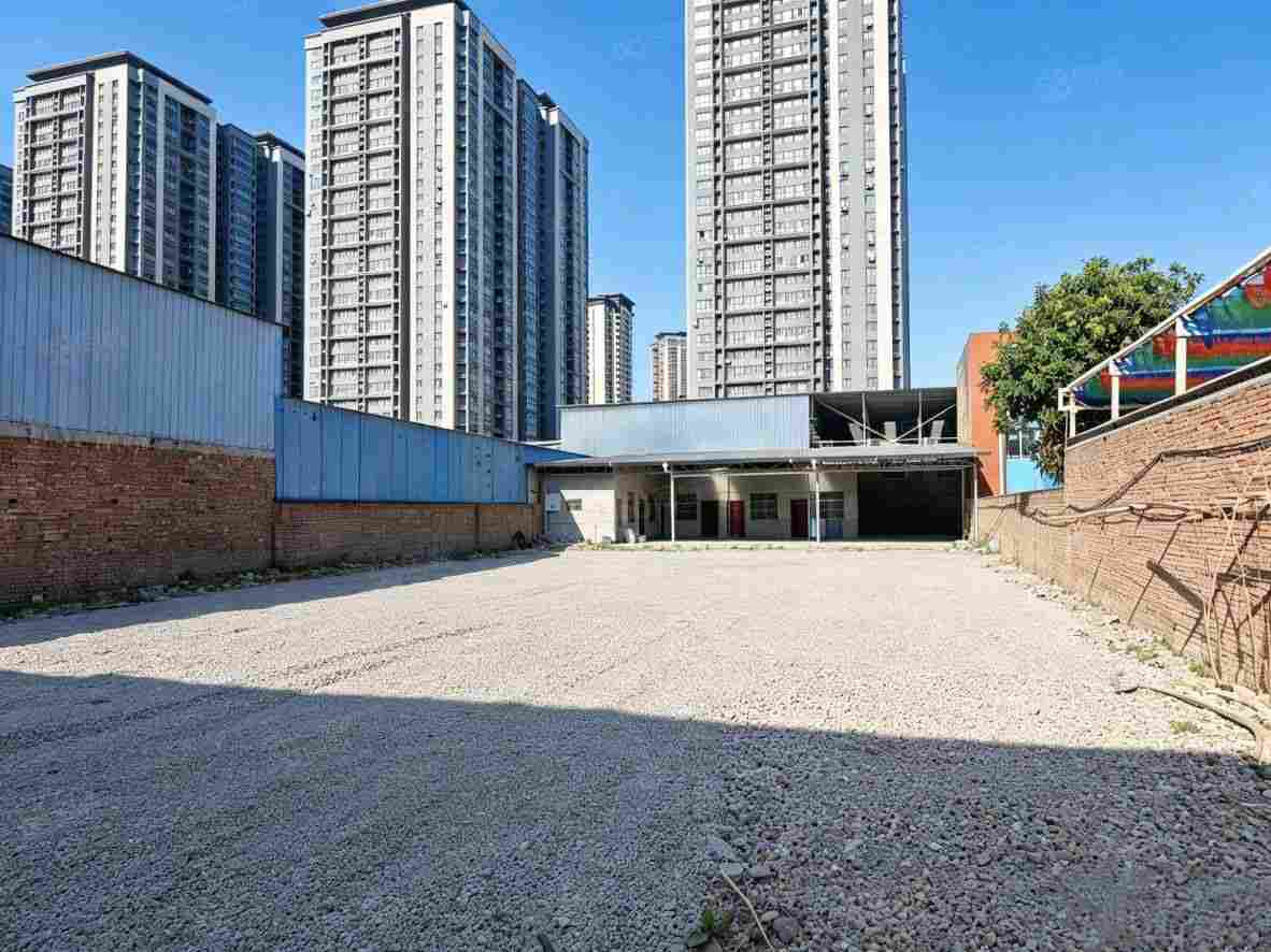 年租金2.1厂房出租独门独院单层，西安（成城网）800平独院带空场地