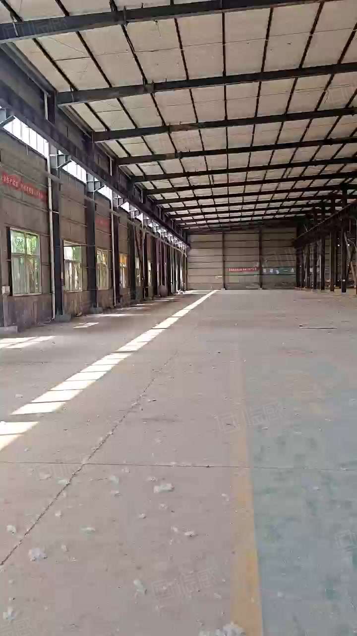 西安泾河新城6500平独门独院，水电厂房出租单层，大吨位行车
