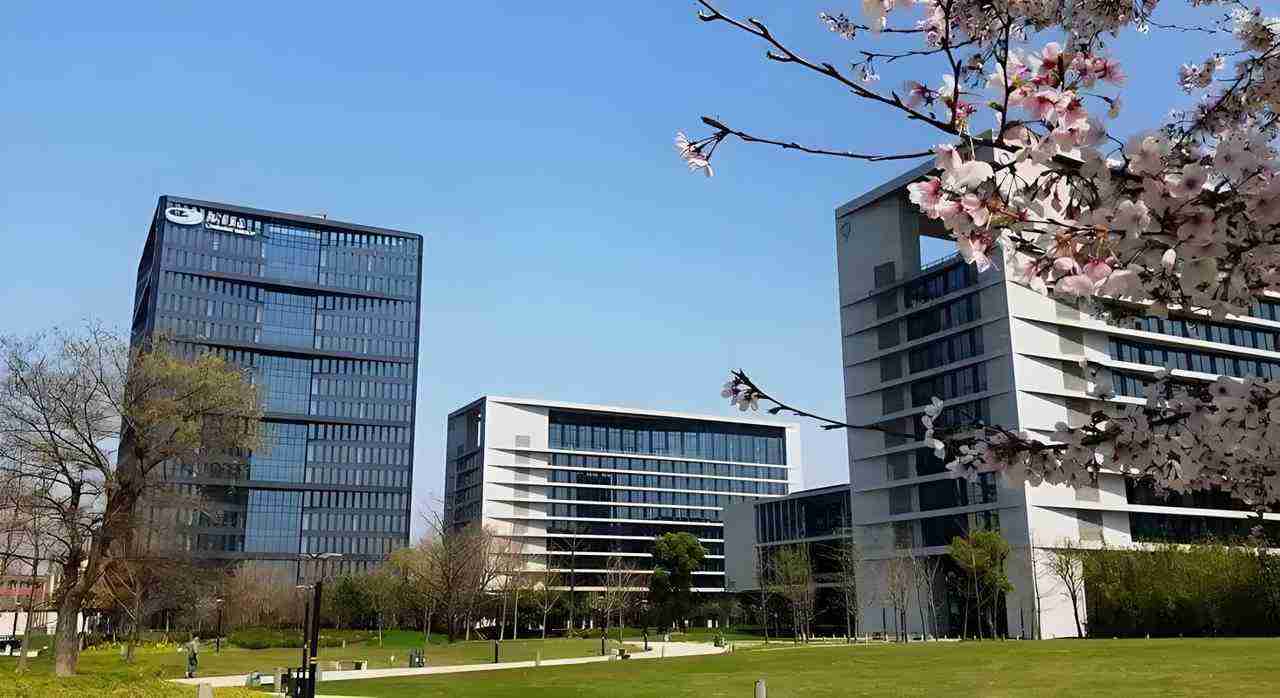 睿创商务楼办公楼出租｜上海闵行浦江镇实景园区 配套齐全