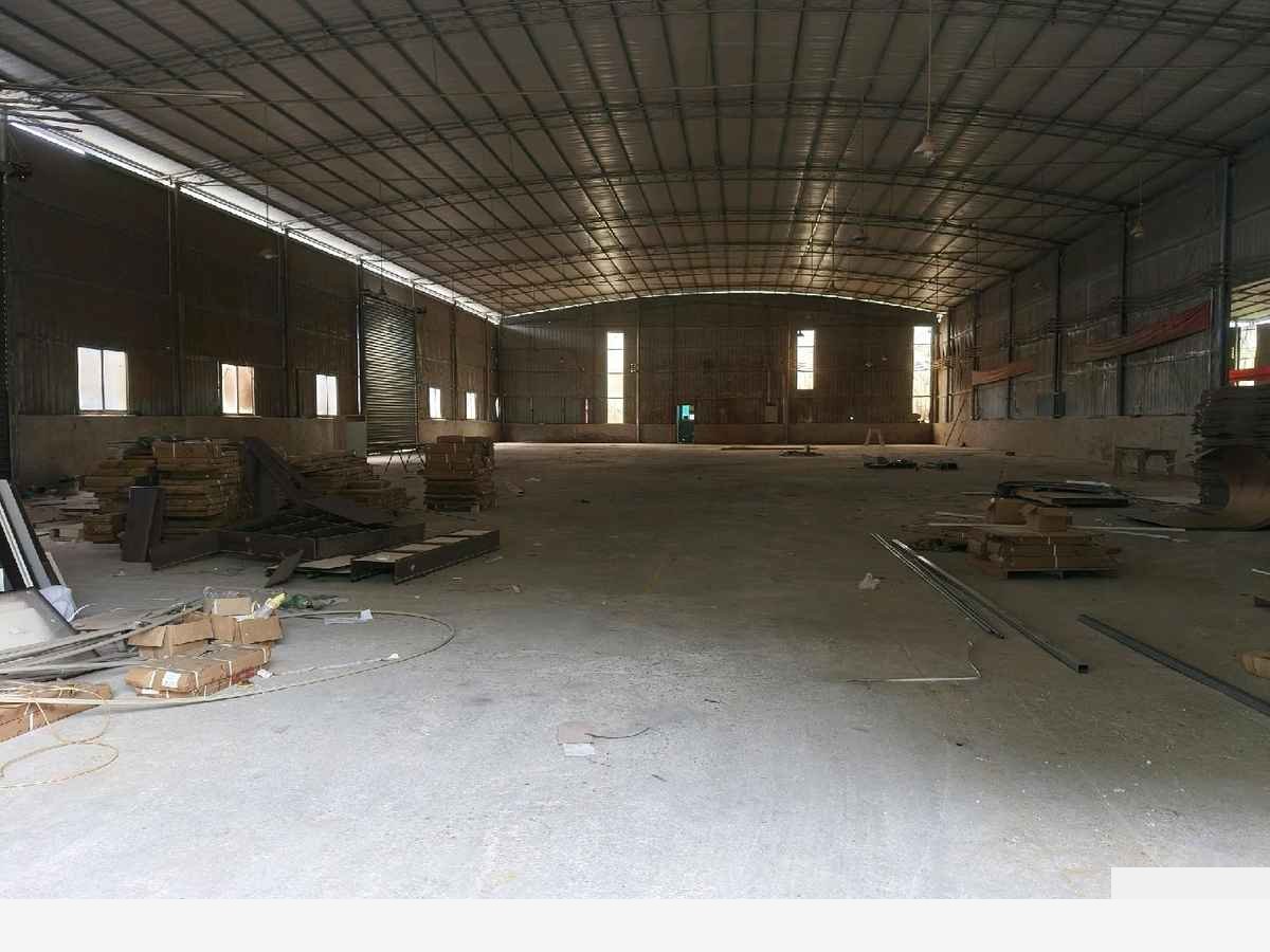 重庆可分租先锋出口旁，净高9米，业3900平厂房出租单层，独立个人厂房