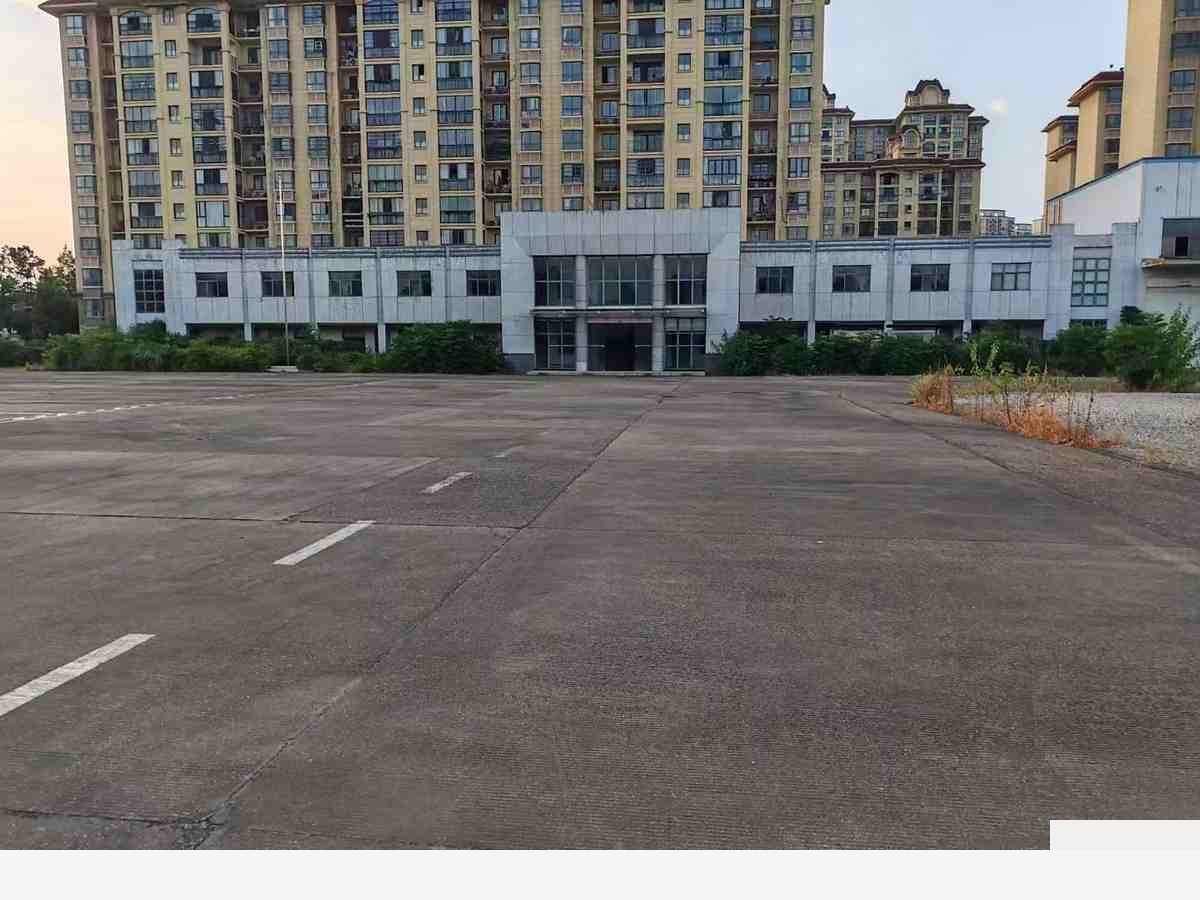 长沙独门独院通勤便利，适合做各种业态14500平厂房出租单层，地段优越