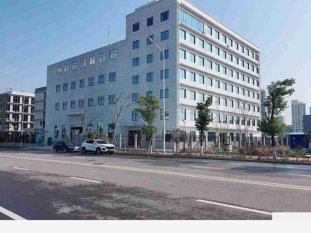 【推荐】长沙高新区6亩独门独院厂房中 带办公 带食堂 可6800平厂房出租标准厂房