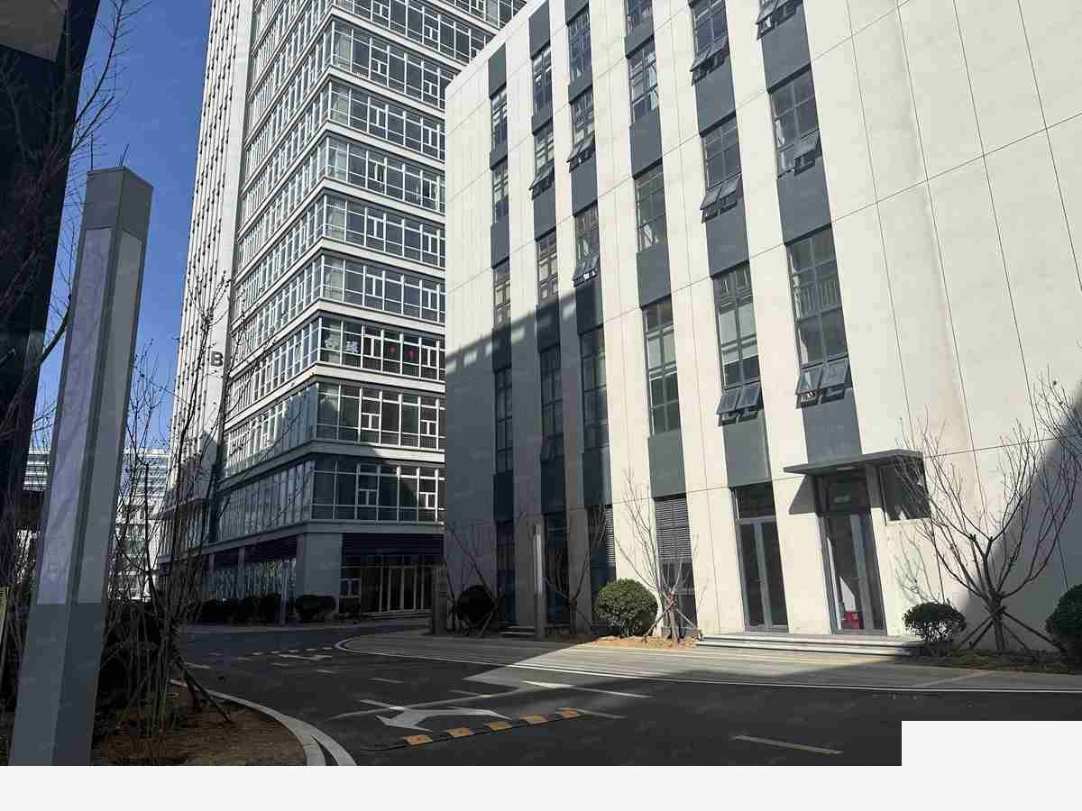 【优质】青岛可环评崂山区轨交口生产研发办公新示范区崂山高科500平厂房出租单层