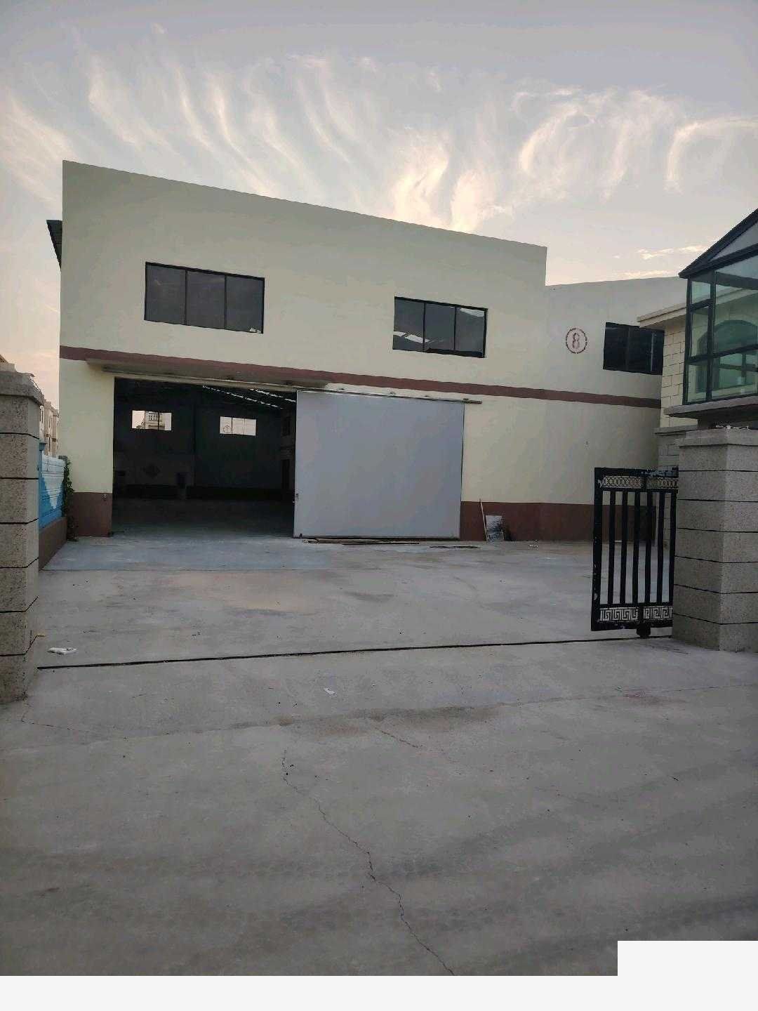 青岛个人，干净整洁，通勤便利 ，临近高速入口胶州2200平厂房出租单层