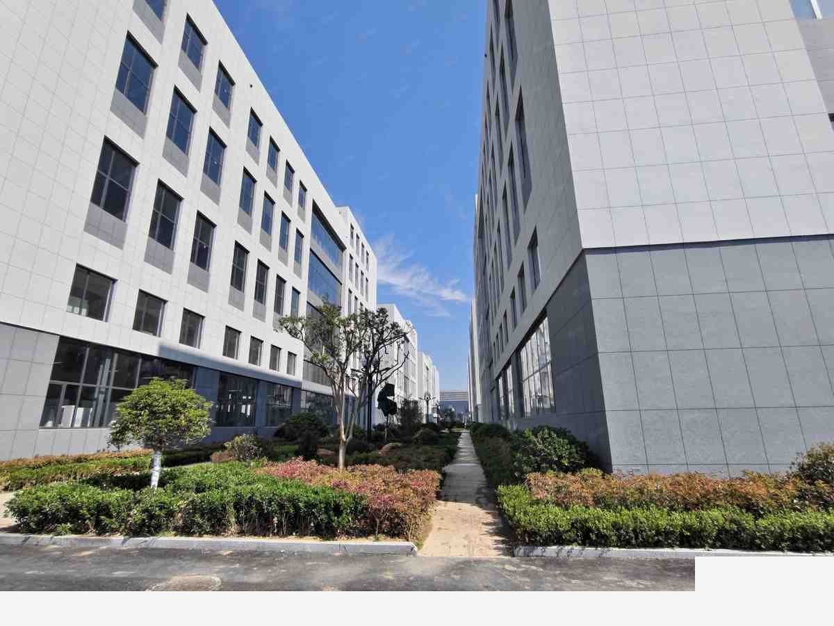 【优质】青岛李哥庄制造厂房低价 面积大位置方便 一万平可8000平厂房出租独栋单层