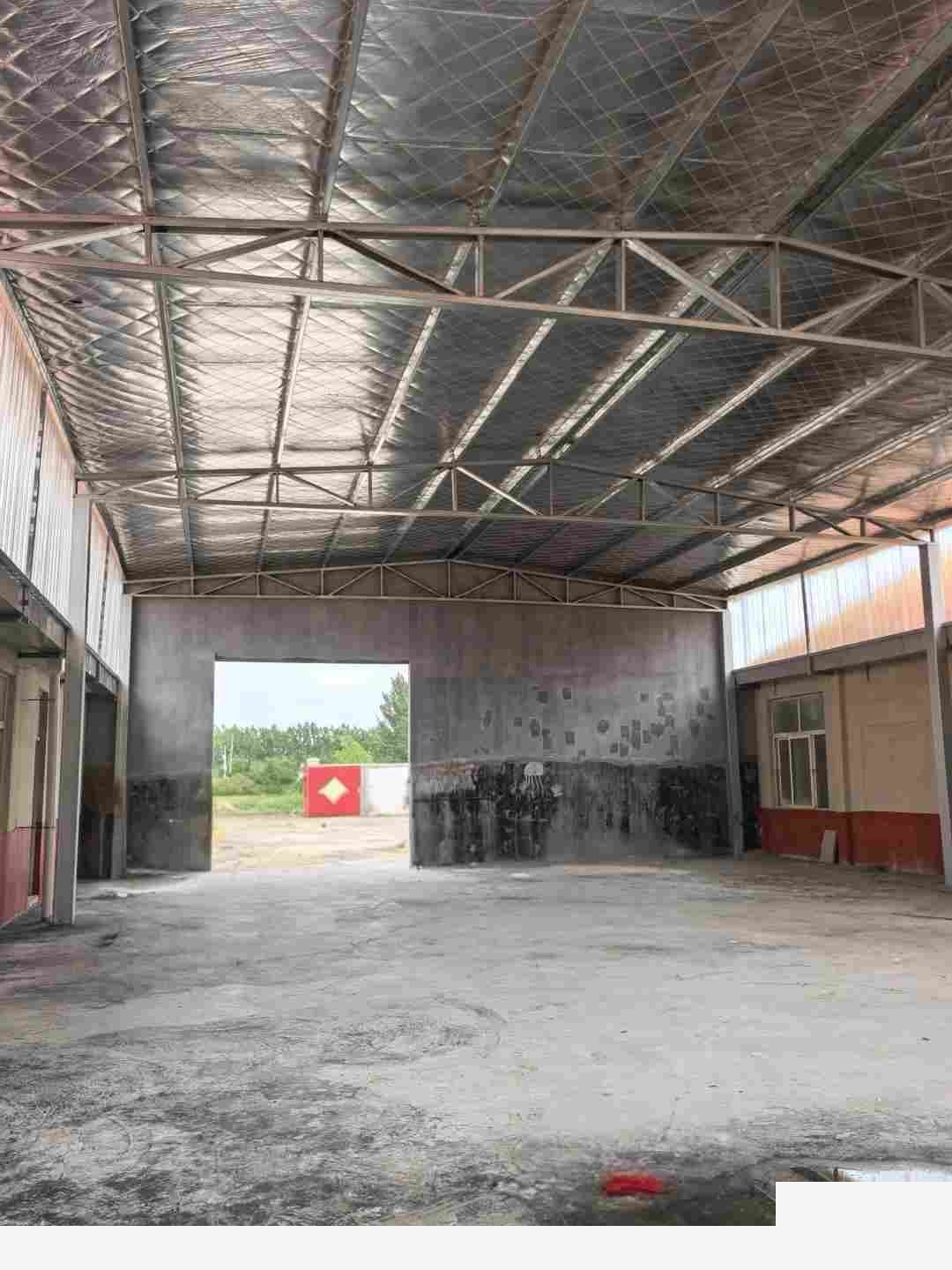 青岛个人！！独门独院 大院子  出行便利2000平厂房出租单层，可议价