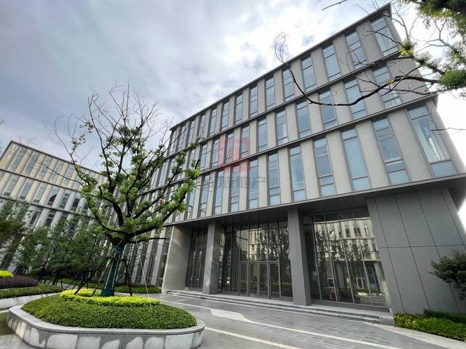官宣！上海139亿元上海闵行 人工智能 全景｜产业优势与龙头企业全解析正式发布-厂房土地租售选址
