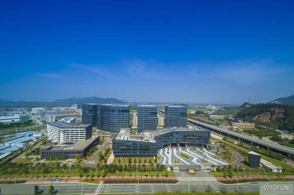 珠海珠海金湾珠海机场西路号可生产研发一站式生态园区全新可分租厂房出租：区位优势明显