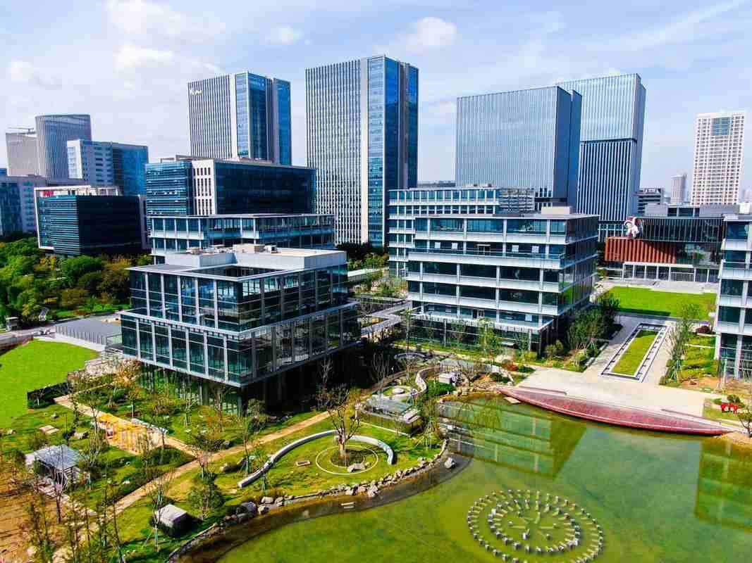 上海嘉定平城路菊园新区 嘉菊智湾人工智能产业园（新区）厂房出租：配套成熟