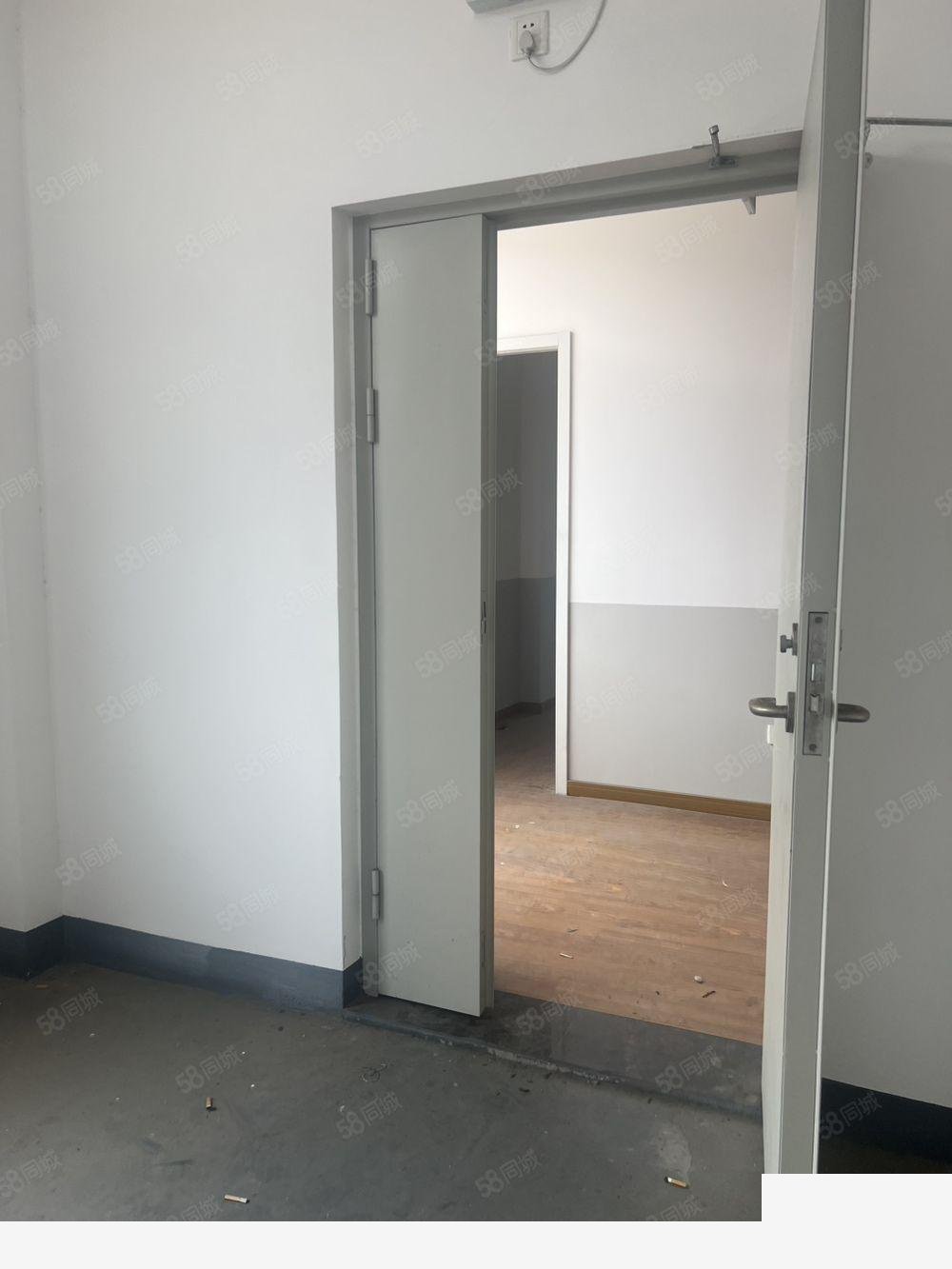 【稀缺】上海上海电商基地 多层厂房任意组合 可办厂房出租，区位优势明显