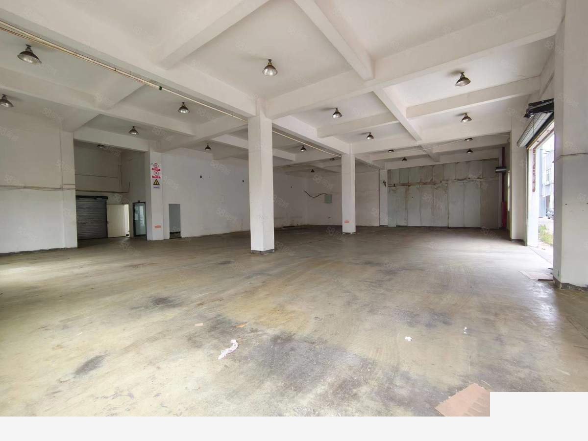 【稀缺】上海上海松江区叶榭工业区叶榭镇附近独立仓库，距离镇上米叶榭厂房出租，区位优势明显