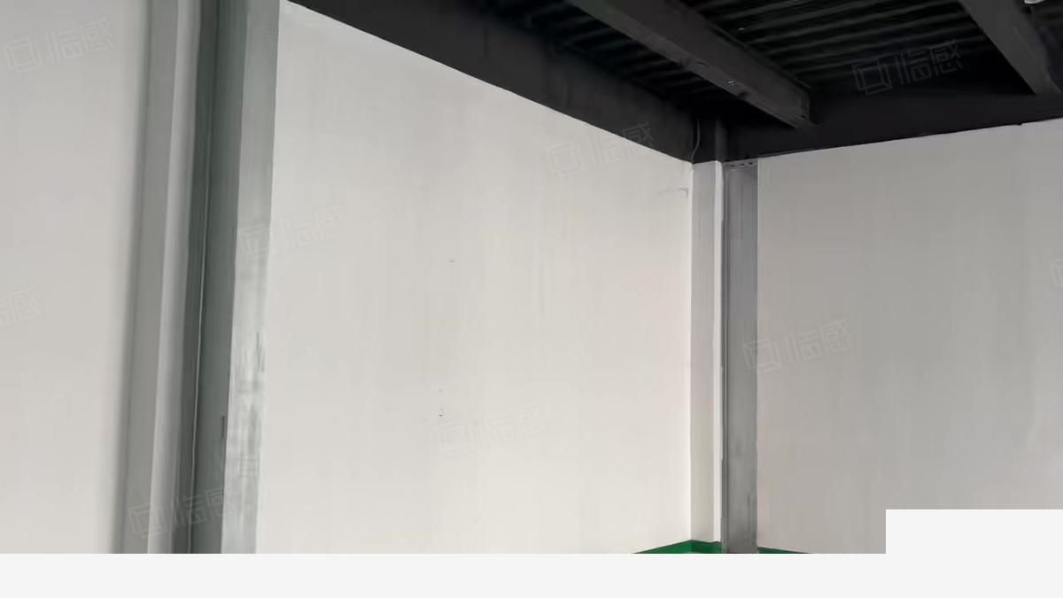 上海上海松江九亭一楼面积 可分割 房东直租 无中厂房出租：可灵活分割