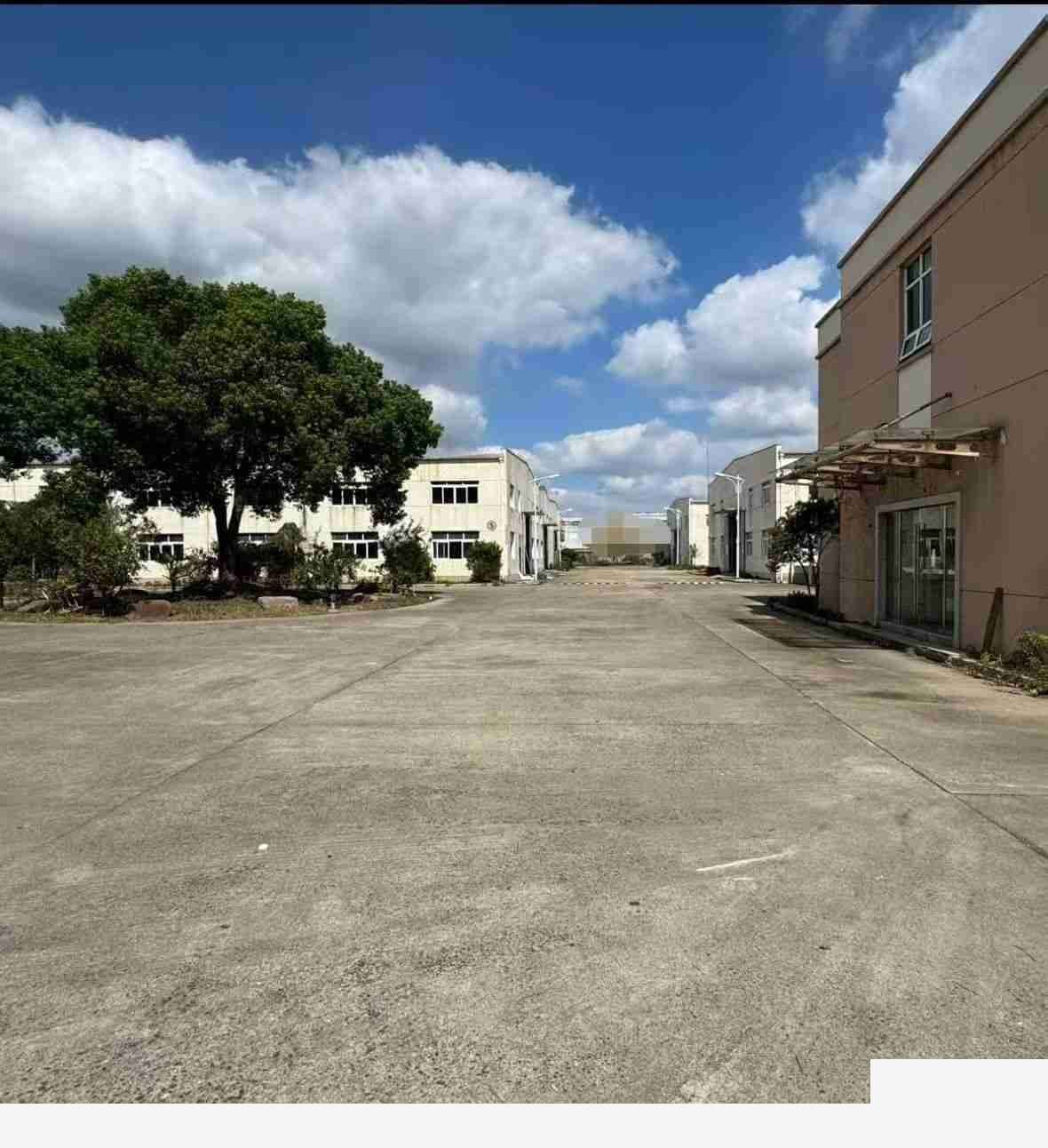 上海上海厂房直租金山亭林工业区亭林单层独栋厂房，共三厂房出租：区位优势明显
