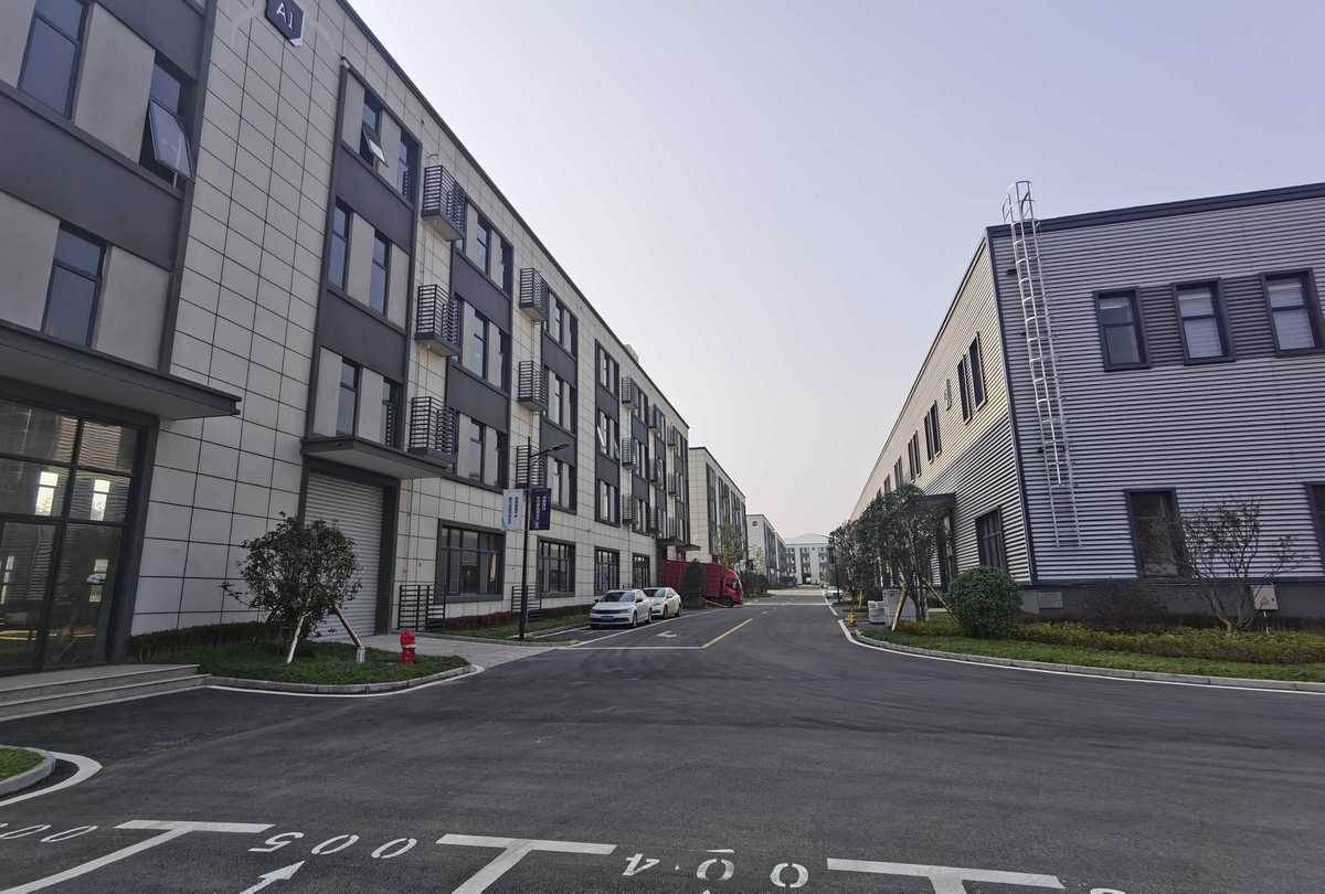 广州番禺会江全新标准厂房服装电商仓库直播摄影打板厂房出租：区位优势明显