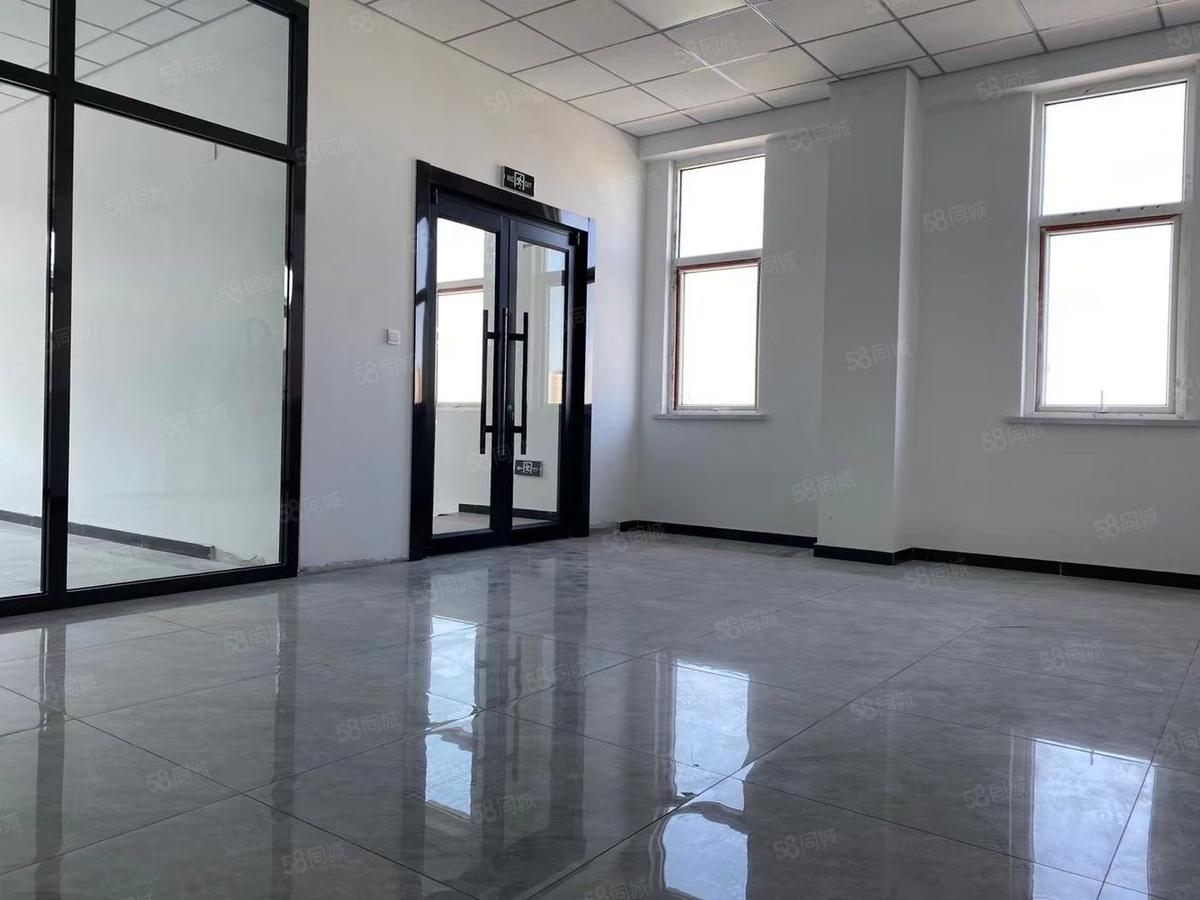 广州番禺市莲路石楼标准园区厂房方，三证齐全，可（）厂房出租：配套完善