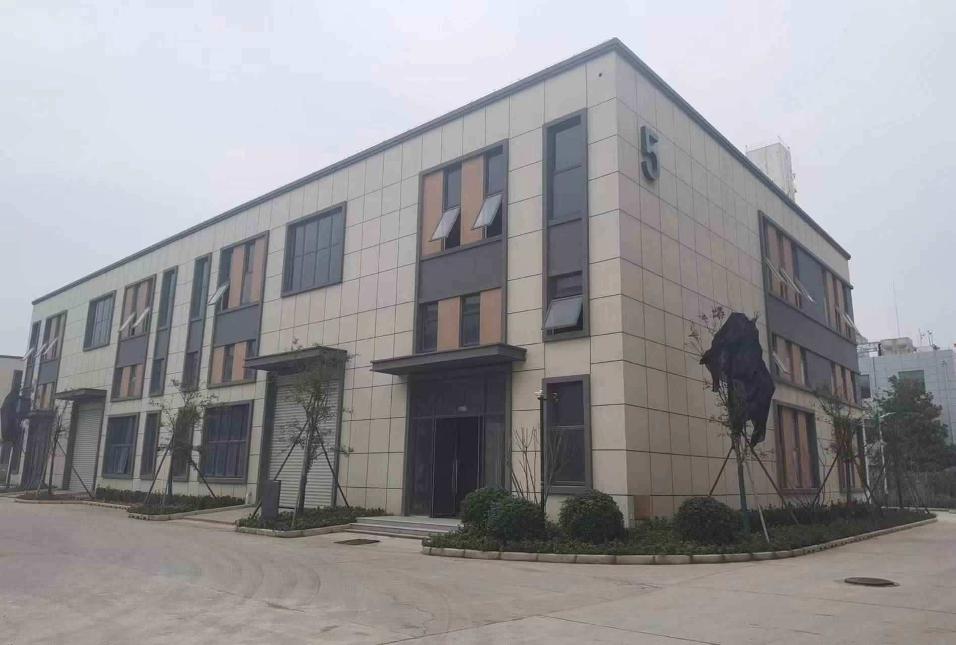 【稀缺】广州黄埔区超大空地 大车随意进 大小可分黄厂房出租，区位优势明显