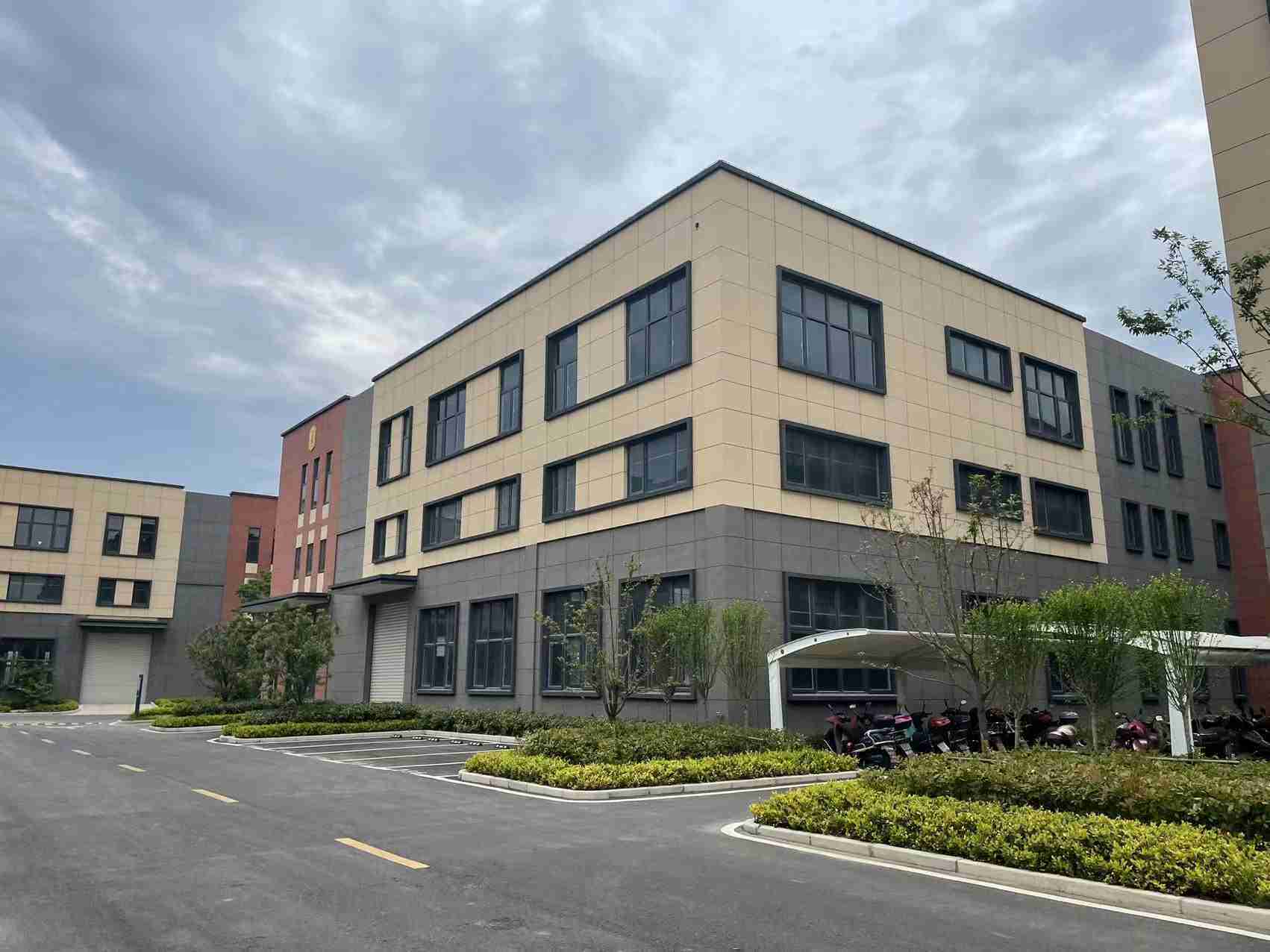 广州白云物流园仓库方（大小可分）人厂房出租：区位优势明显