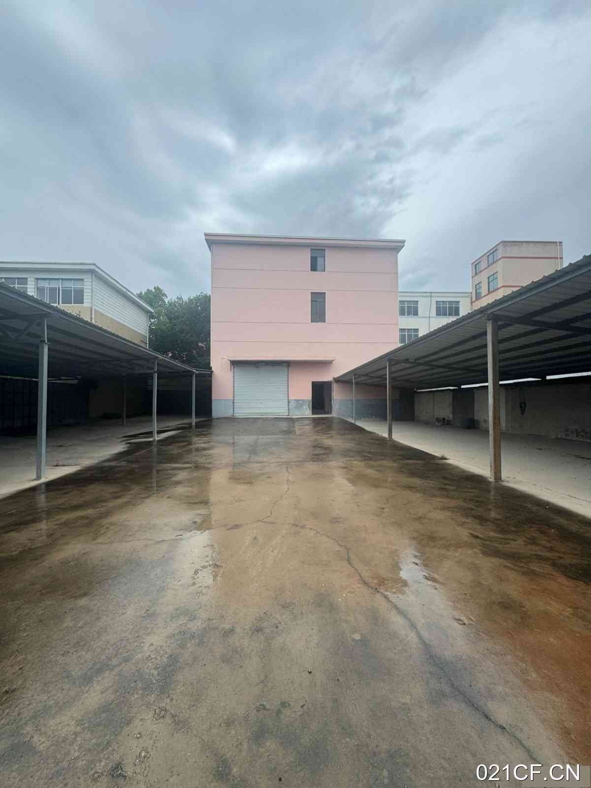 无锡宜兴丁蜀镇丁蜀高铁站旁独门独院配有天然3300㎡单层（）厂房出租：配套完善