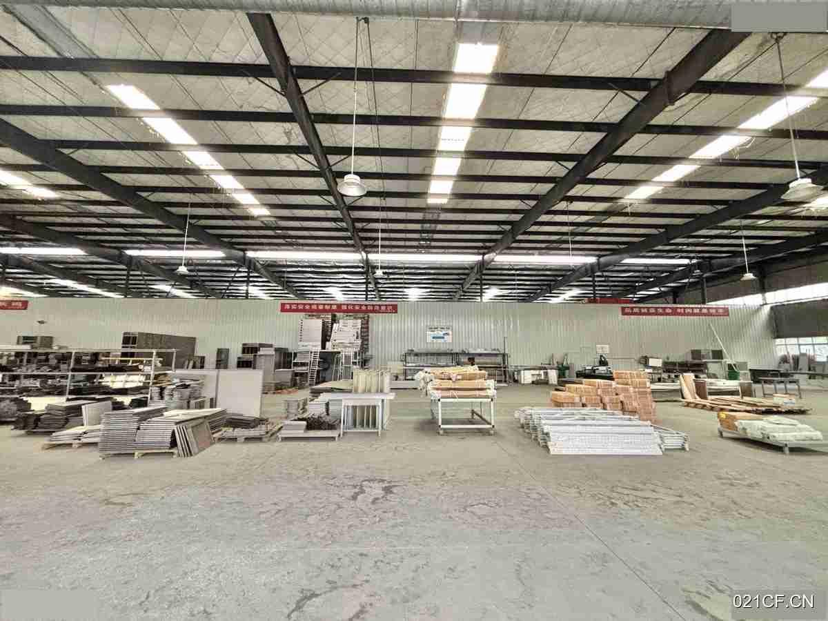 工业园成都温江金马工业园工业园标准配套齐全可分租2300㎡标准厂房单层大车进出厂房出租，配套成熟