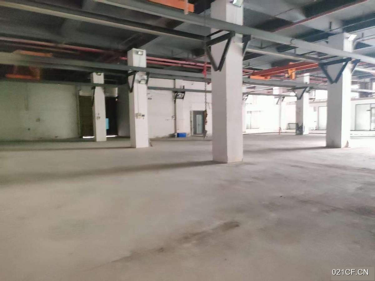 长沙经济开发开元东路长龙高速出入口高速口1楼米 有3台行吊1000㎡地铁交通便利仓库出租（）厂房出租