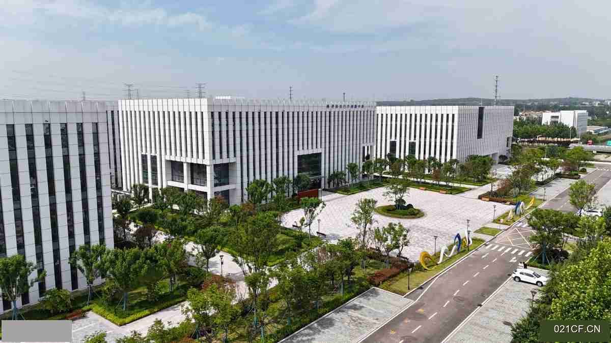 青岛胶州其他上合示范区室/可分租长期层高8米面积面议厂房出租，首层8米层高