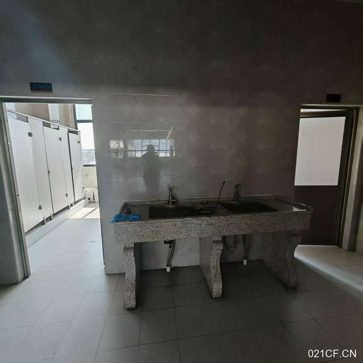 厦门同安城东布塘高新城6号楼1300坪1300㎡可分租层高6米厂房出租：首层6米层高